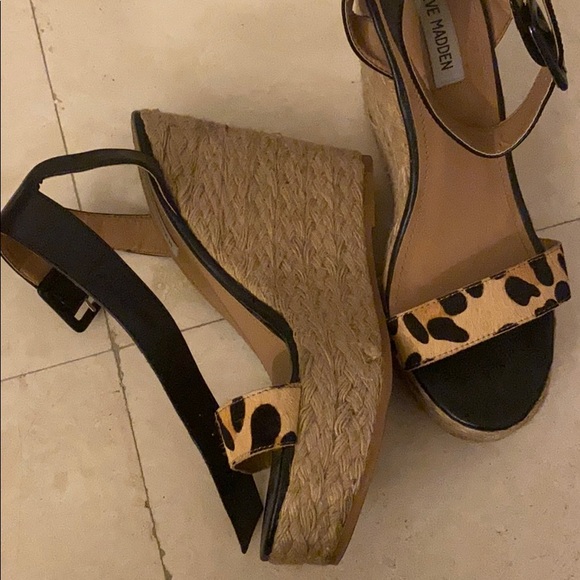 Steve Madden cheetah print wedge - Picture 2 of 5
